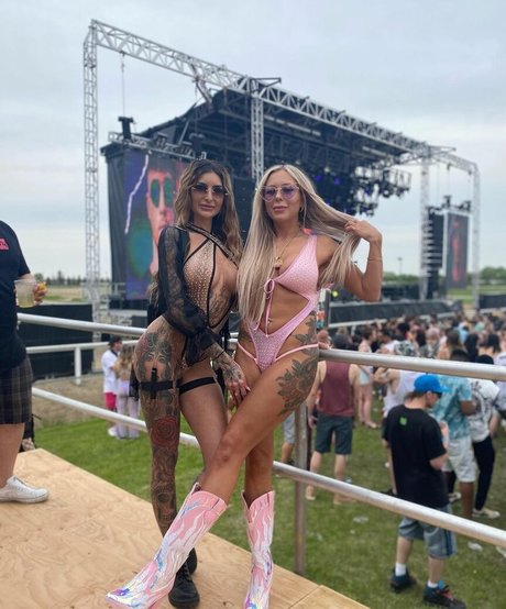 petite skinny onlyfans beautiful naked pictures