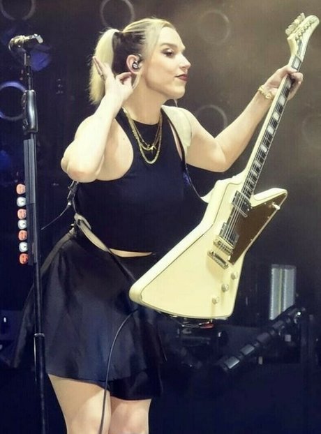 milf strip onlyfans free naked image