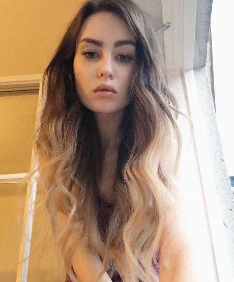 Naniheichou top model picture