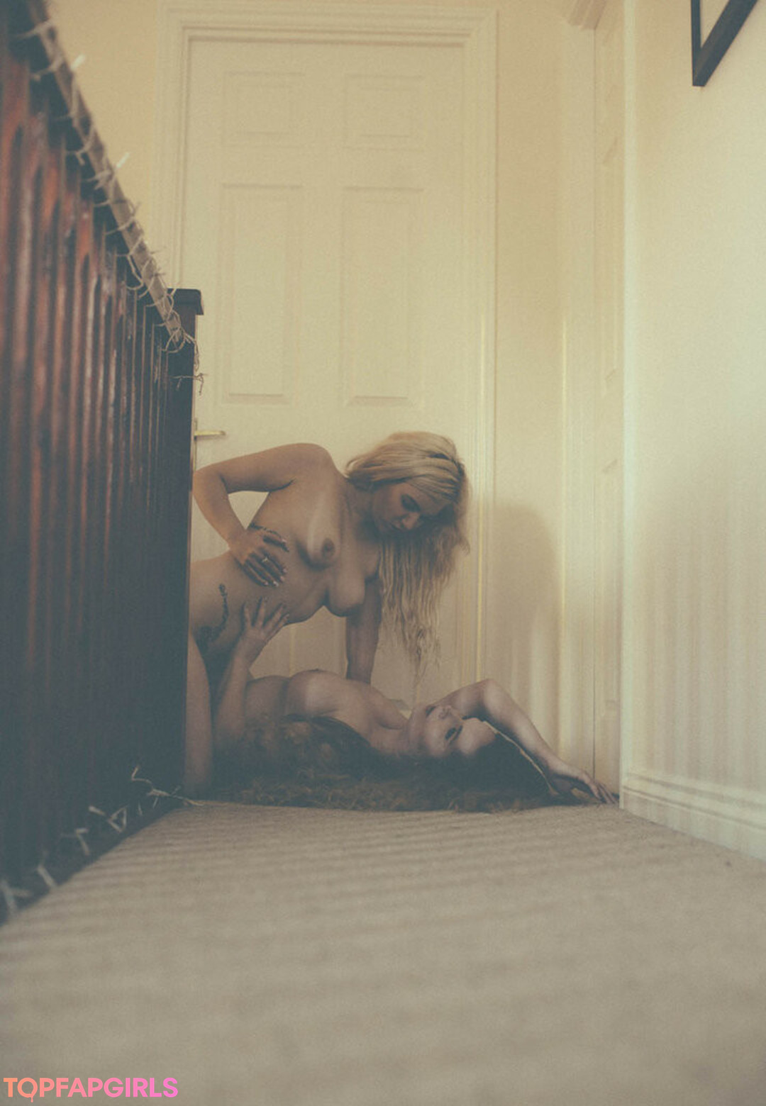 Emily Hamilton naked model image