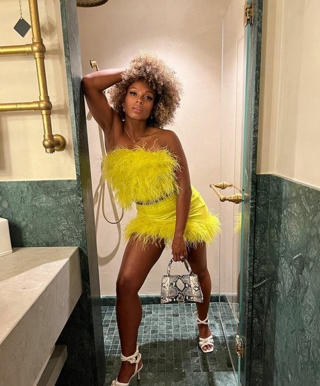 Fleur East nudes model image