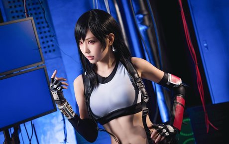 Ely Cosplayer nude actress galleries