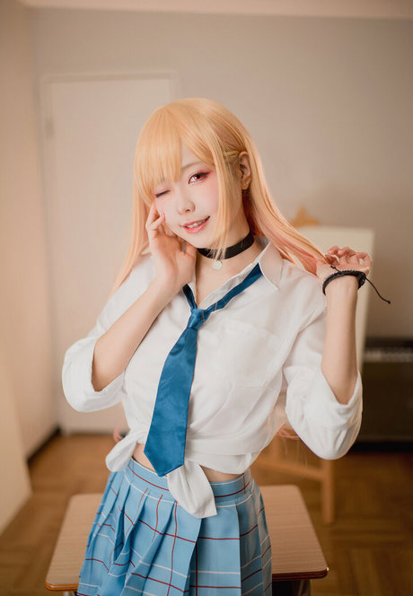 Ely Cosplayer hot star pics