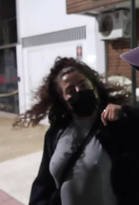 Eda Atilla sexy model photo