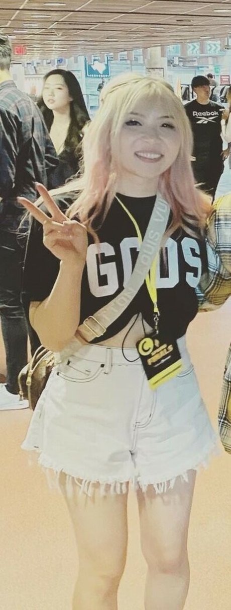 redhead threesome onlyfans top pic