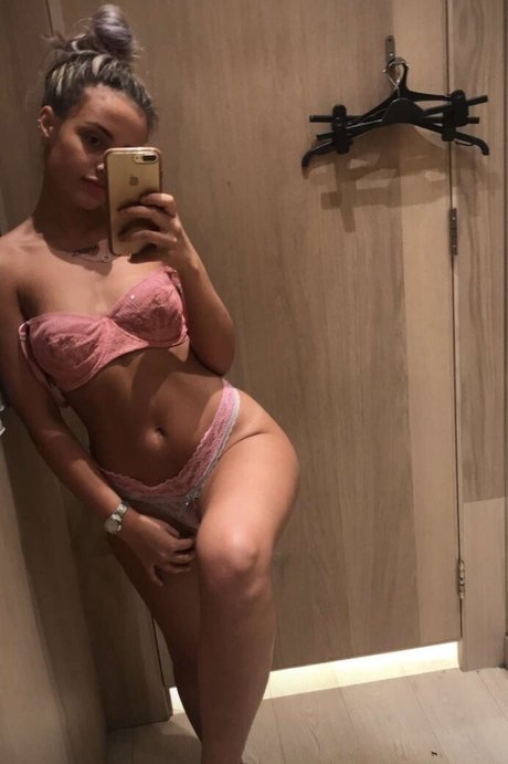 Poppinmolly04 pornstar art pic