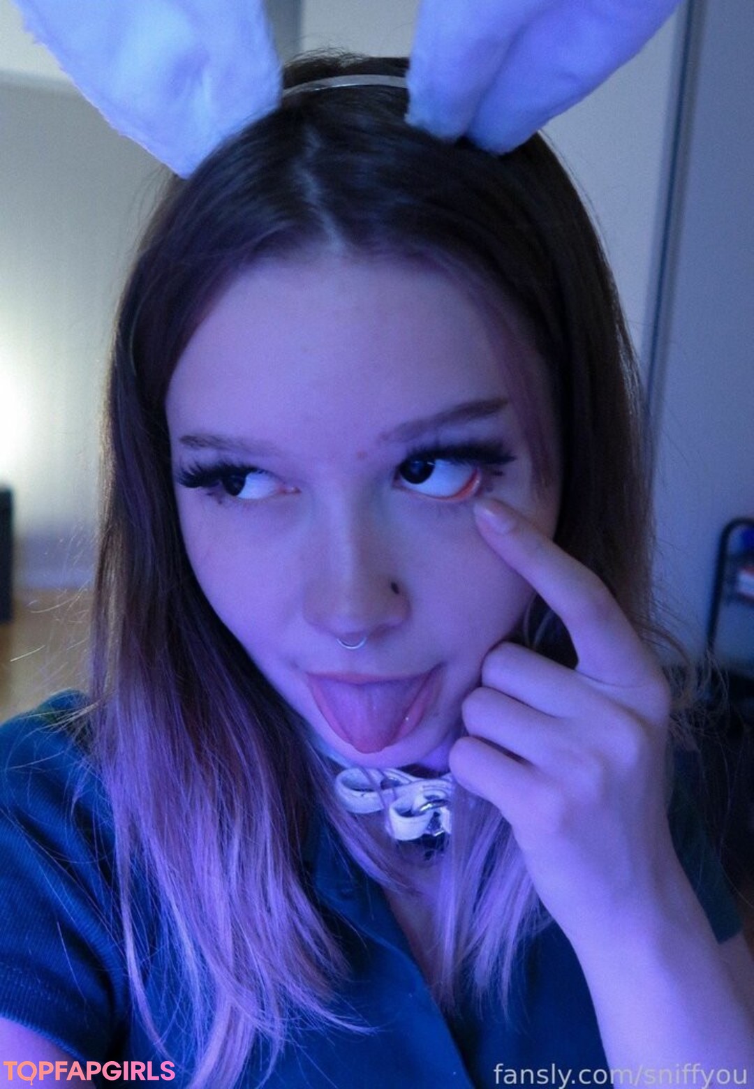 Sniff You adult star photo