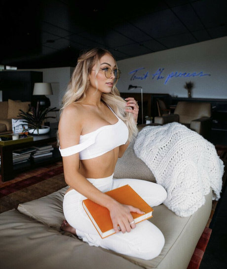 Ambrielle model adult image