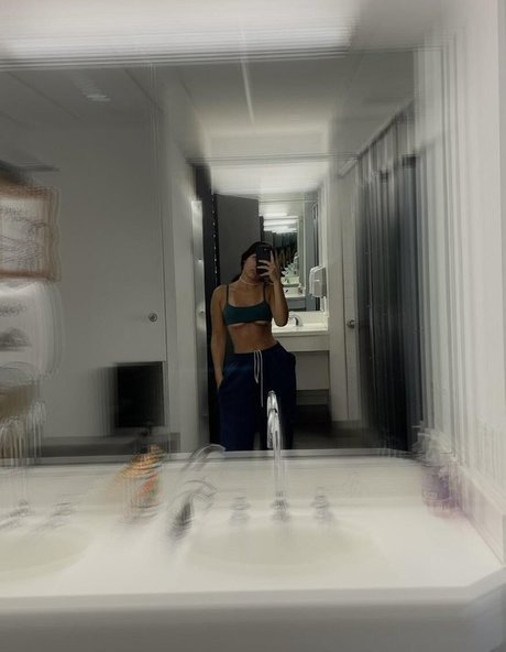 teen shemale onlyfans sexy image