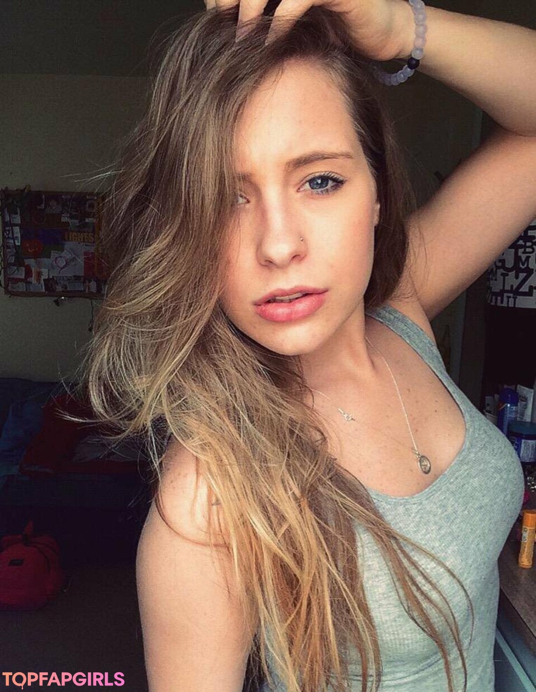 Blueyedwreck naked actress pic