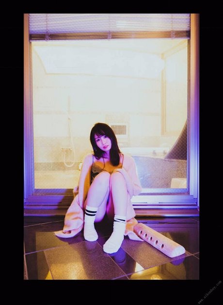 Aika Yumeno hot model img