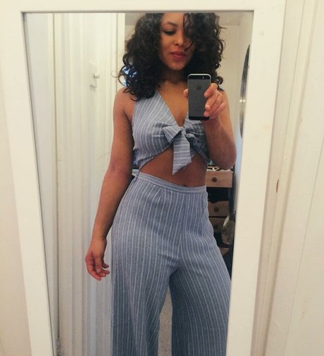 Moya Lothian McLean star pretty picture