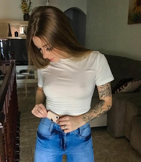 Jeniffer Guerra model photo