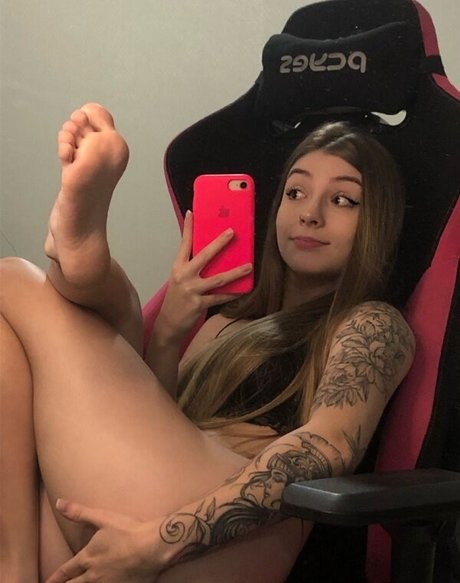 Jeniffer Guerra art star galleries