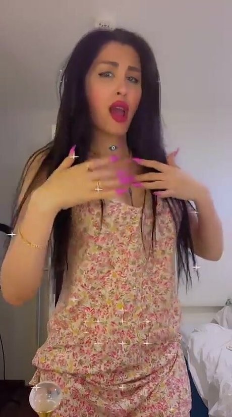 Mira Nouri pretty actress gallery