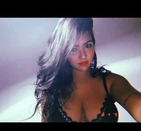 flopiiayeleen pornstar pretty pic