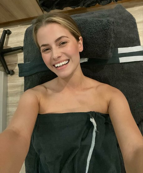 Jeanni Mulder star sexy gallery