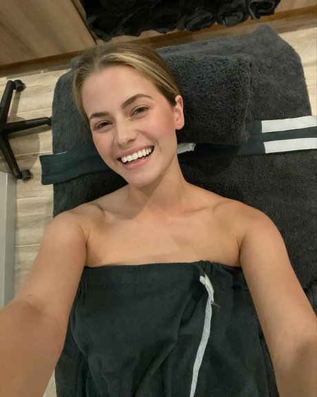 Jeanni Mulder hot pornstar pic