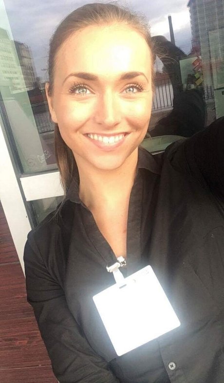 Charis Lister porn actress img