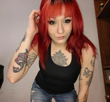 Redfoxy12 model pretty pics