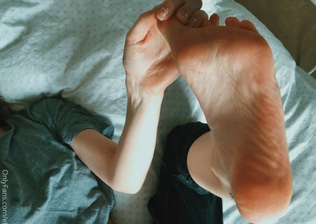 Ellbat exclusive actress galleries