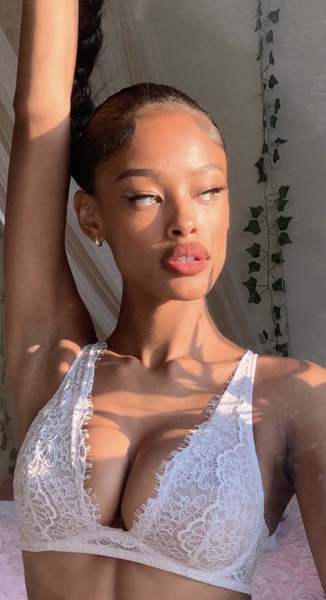 slim onlyfans sexy image