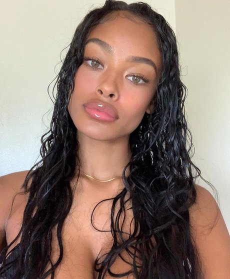 gloryhole wife onlyfans exclusive images