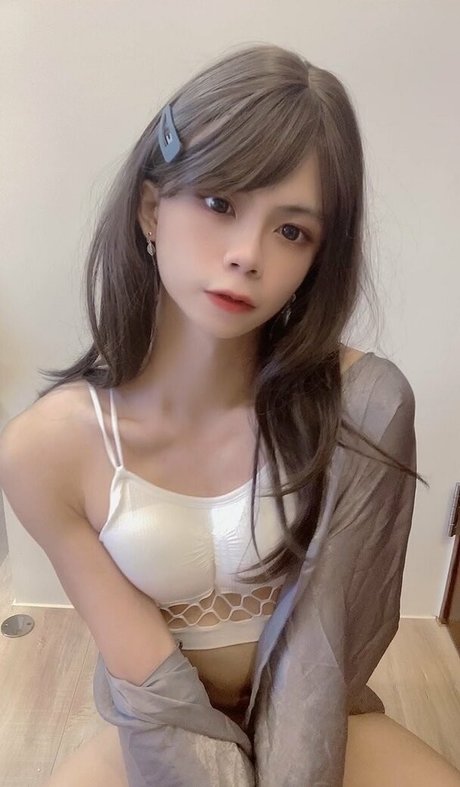 Luoluo model pornographic pics