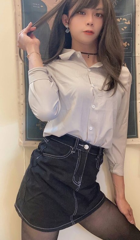 Luoluo top model pics