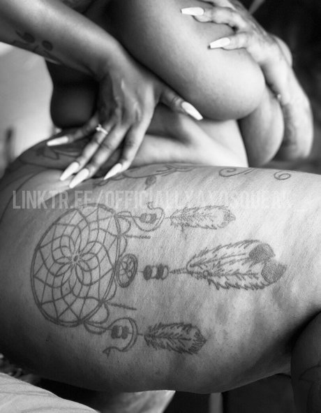 AyoSqueak pornographic star pictures