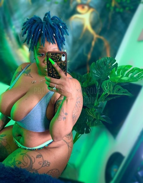 AyoSqueak sex pornstar archive