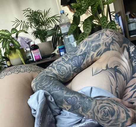 ravenwynter hot model pics