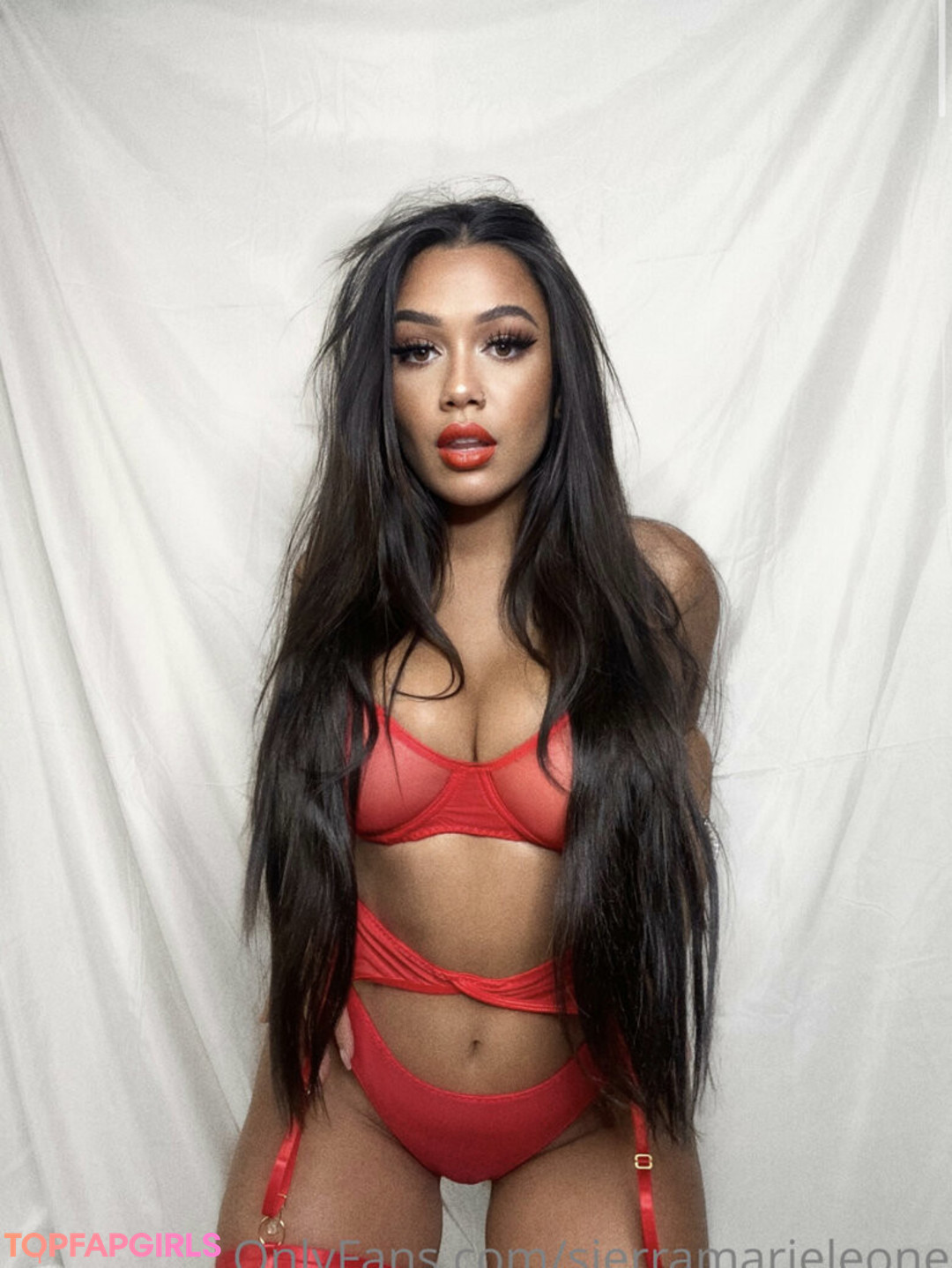 SierraMarieLeone model erotic pic