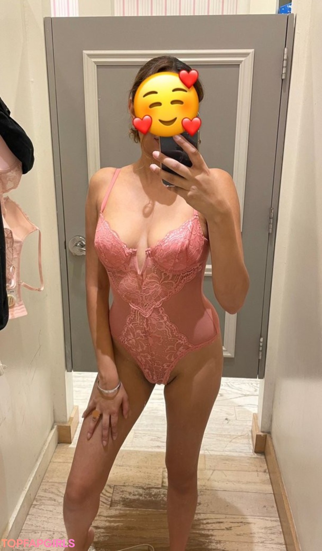 UrFavBrowniez naked model photo