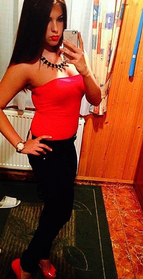 Magyarficial model nude image