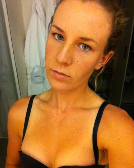 Olivia Rogowska top profile image