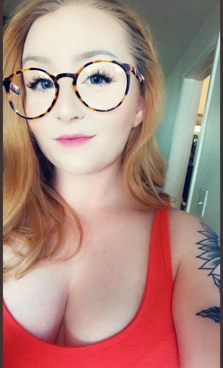 AshlieEstle star pretty archive