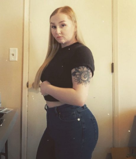 AshlieEstle pornstar photo