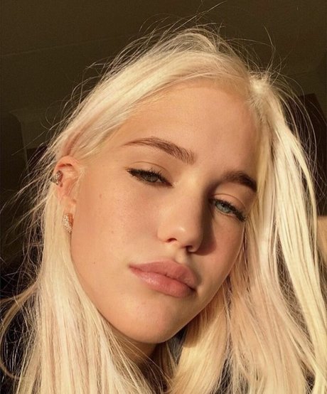 louisabooysen nudes actress galleries