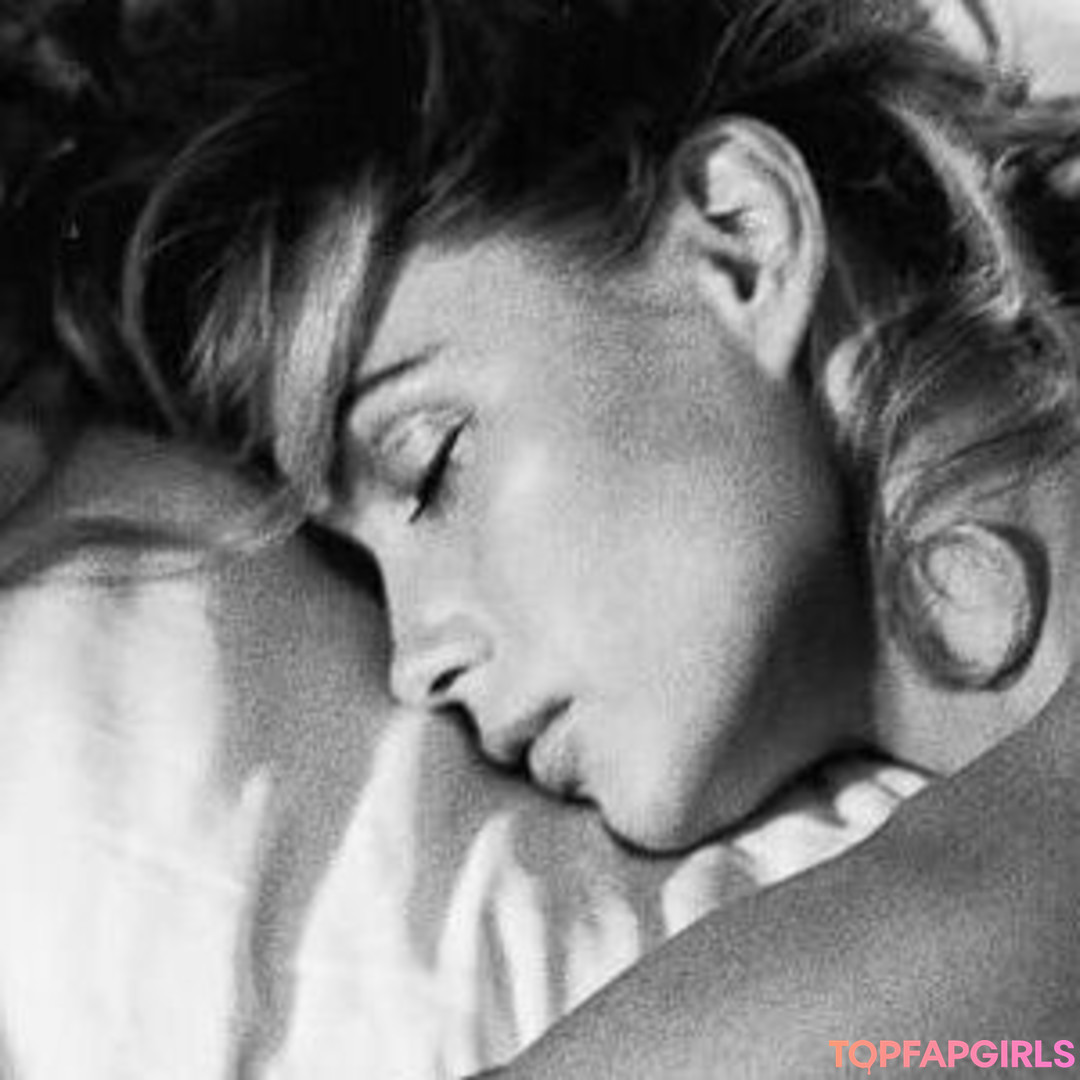 Emmanuelle Beart top model photos