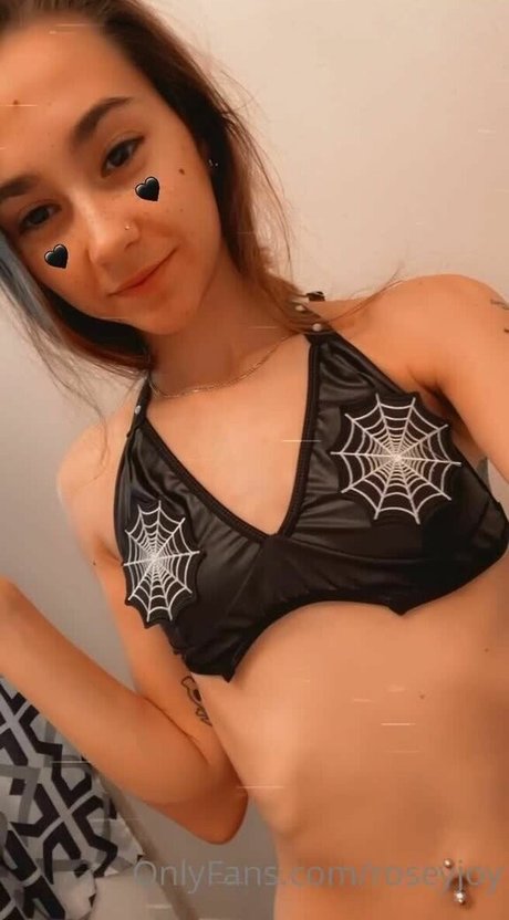 Roseyjoy star sexy galleries