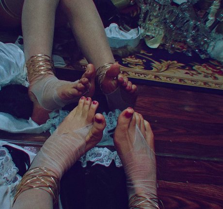 cheesewii sexy actress photos