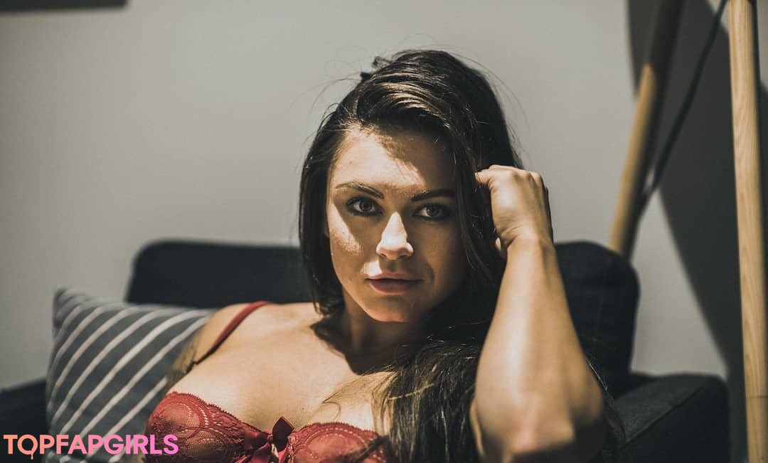 Paige Mills star exclusive pics