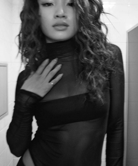 Anna Sawai star erotic pictures