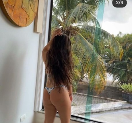 Heloisa Assis erotic model picture