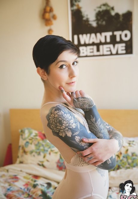 Femme Puppy model perfect gallery