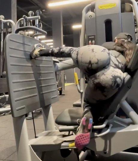 Akirayass xxx model picture