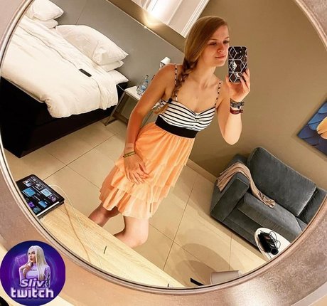 Sintica star adult image