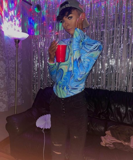 dolladills star high quality picture