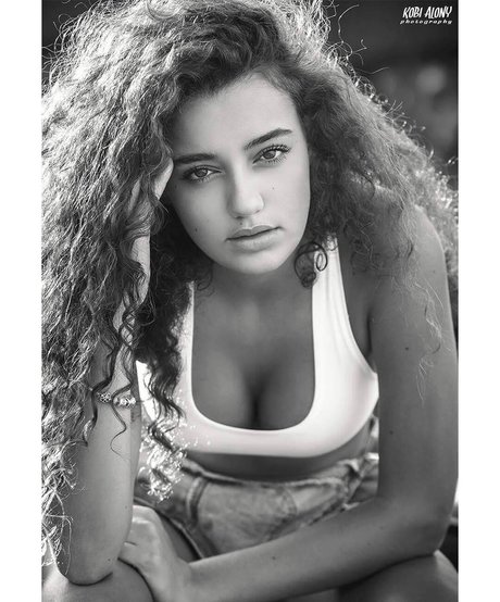 black hair milf onlyfans sexy xxx photo